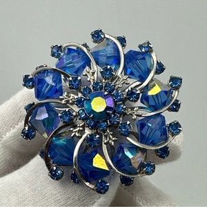 Vintage 1960’s Blue Rhinestone Brooch/pin #692